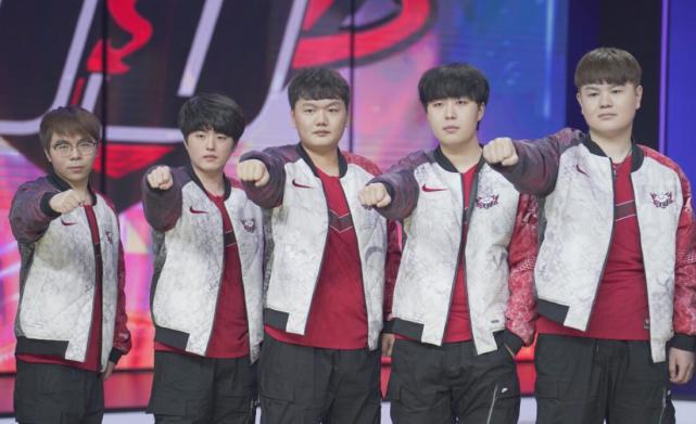 数均在全队 数均在全队